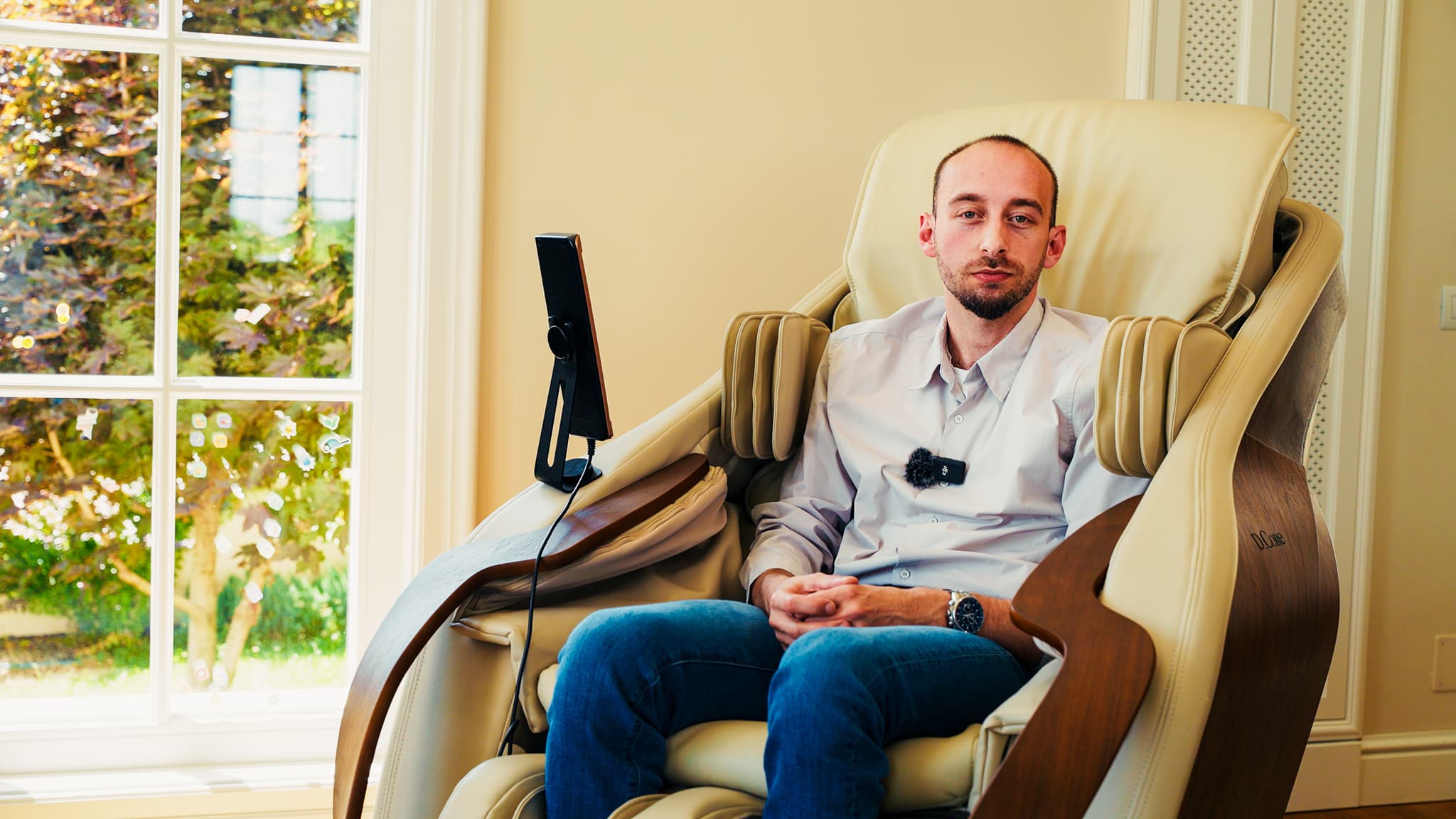 Comfort en verlichting: mijn ervaring met de Cirrus massagestoel van Komoder
